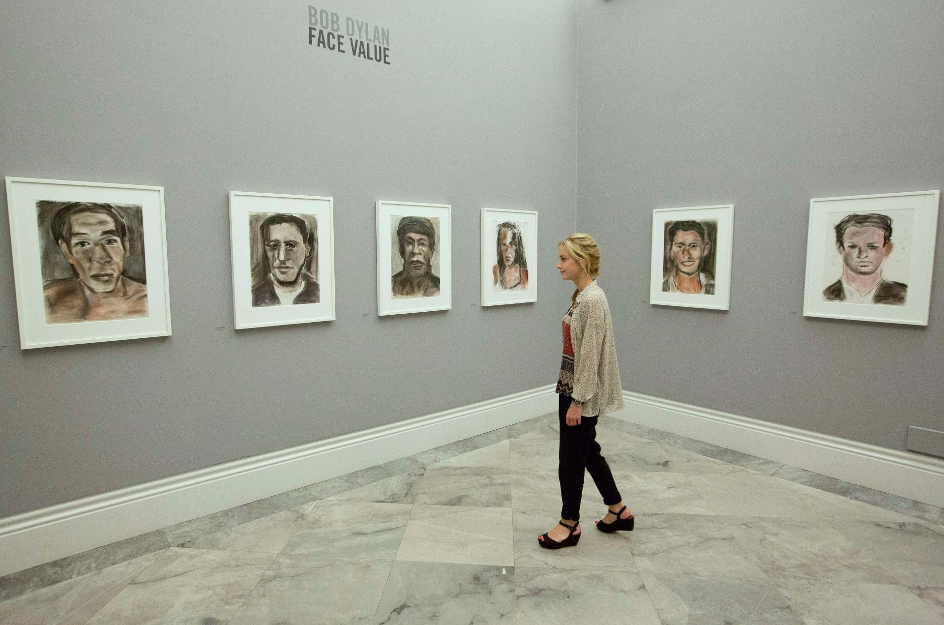23.ago.2013 - Obras de Bob Dylan são expostas na National Portrait Gallery de Londres. As peças da "Bob Dylan: Face Value" são feitas em tinta pastel - Neil Hall/Reuters