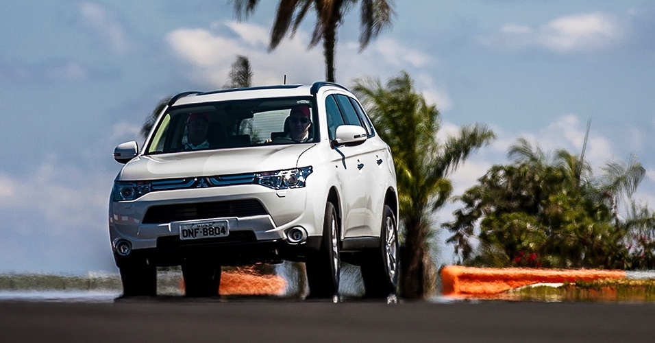 Mitsubishi Outlander 2014 - Divulgação