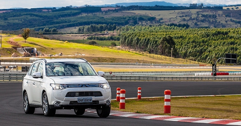 Mitsubishi Outlander 2014 - Divulgação