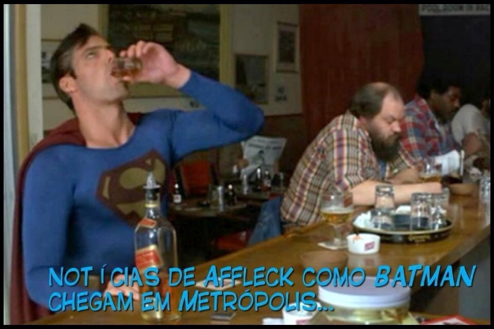 Muitos fãs não gostaram da escolha de Ben Affleck para viver o Batman no cinema e se manifestaram com montagens criativas - Reprodução