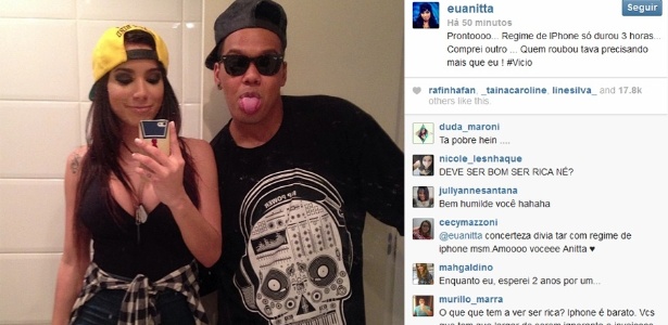 Depois de furto, Anitta mostra novo celular ao lado do amigo Duh Marinho