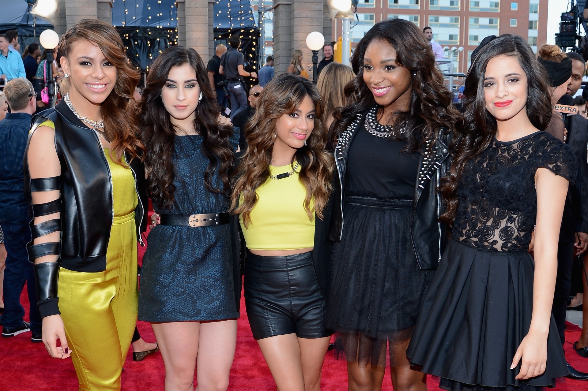 25.ago.2013 -  Dinah Jane Hansen, Lauren Jauregui, Ally Brooke, Normani Kordei e Camila Cabello, do Fifth Harmony, chegam ao Barclays Center, em Nova York, para a cerimônia do Video Music Awards 2013 - Larry Busacca/Getty Imagens