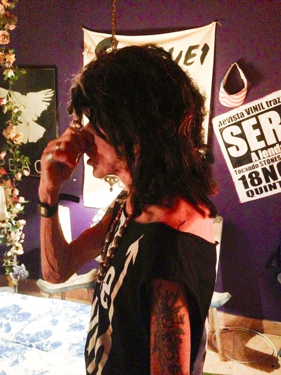 25.ago.2013 - Músico Serguei abre as portas da sua casa/museu em Saquarema (RJ) e mostra homenagens, fotos e reportagens sobre sua vida - Rômulo Melo/Foto Rio News