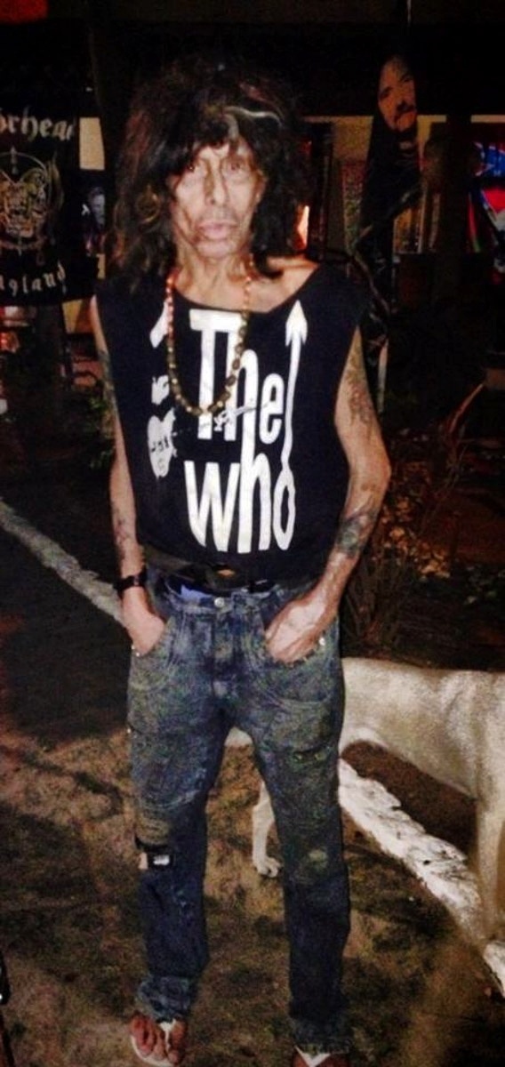 25.ago.2013 - Músico Serguei abre as portas da sua casa/museu em Saquarema (RJ) e mostra homenagens, fotos e reportagens sobre sua vida - Rômulo Melo/Foto Rio News