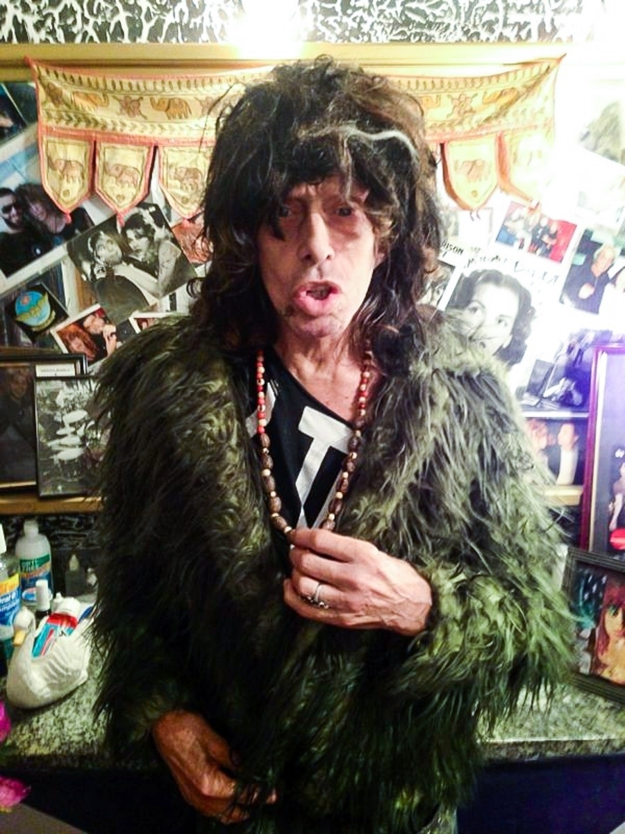 25.ago.2013 - O músico Serguei abre as portas da sua casa/museu em Saquarema, no Rio - Rômulo Melo/Foto Rio News