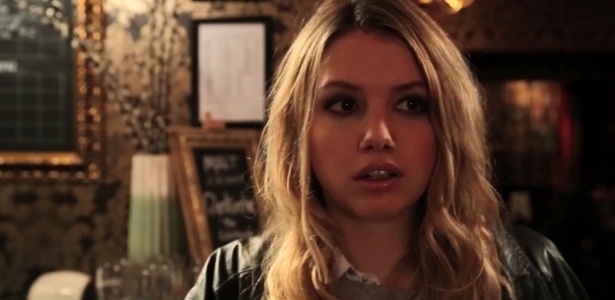 A atriz Hannah Murray no clipe "Your Cover"s Blown", da banda escocesa Belle and Sebastian - Reprodução