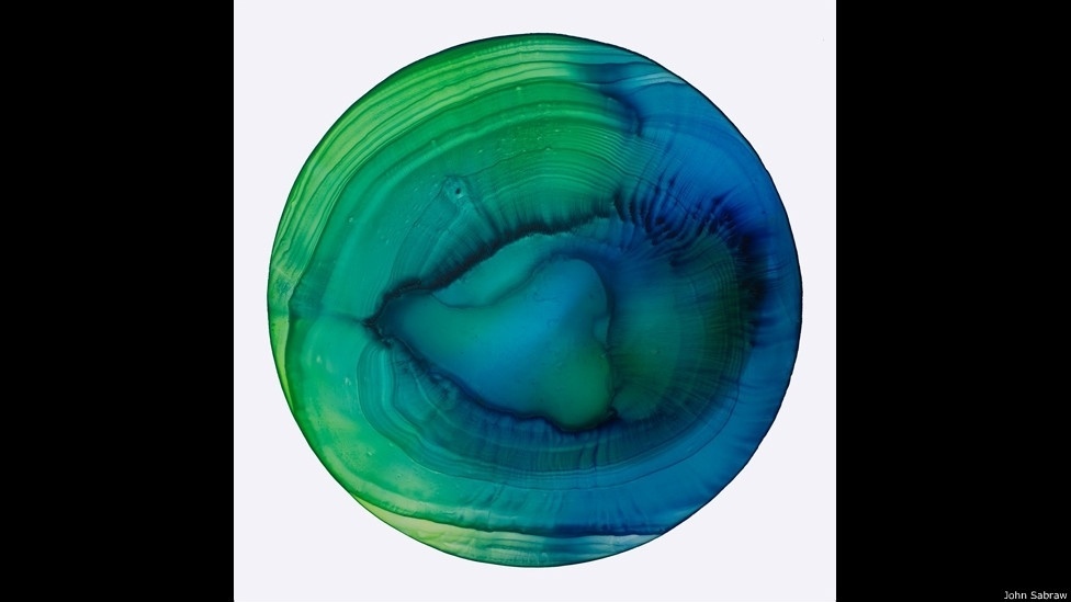 A mostra Luminous reúne as obras da série no Richard M. Ross Art Museum, da Universidade Wesleyan, do estado americano de Ohio. Até 6 de outubro. (www.johnsabraw.com) - John Sabraw/BBC