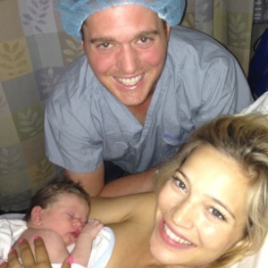 Luisana Lopilato, mulher de Michael, deu à luz Noah em agosto de 2013