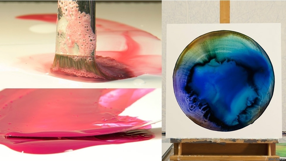 O artista e ambientalista John Sabraw explora a chamada ecoconsciência para fazer arte. Em colaboração com o engenheiro Guy Riefler, da Universidade de Ohio, ele desenvolve uma série de pinturas com pigmentos derivados de substâncias poluentes geradas por minas de carvão desativadas - John Sabraw/BBC