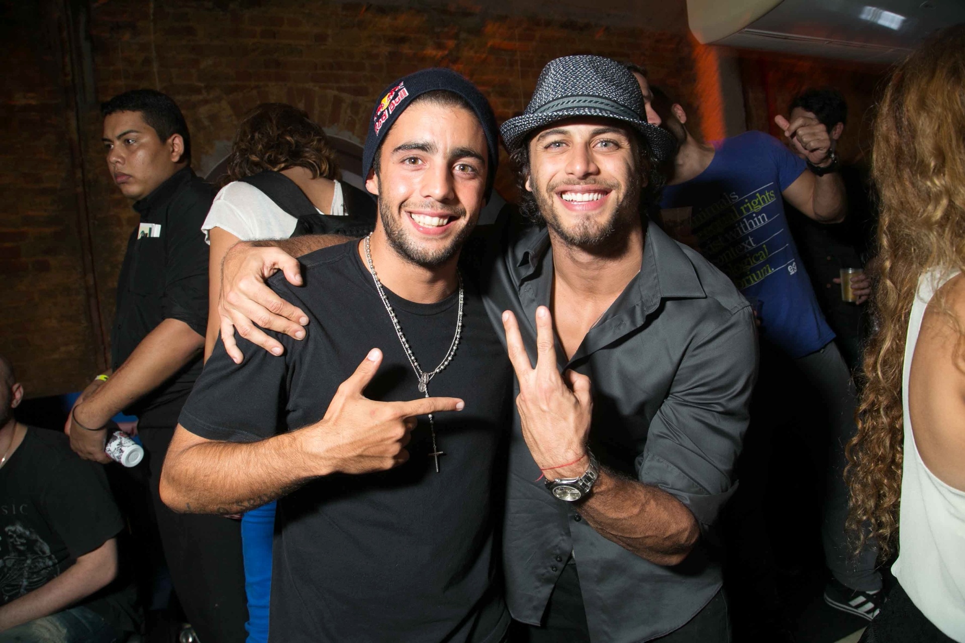 30.ago.2013 - Pedro Scooby e Jesus Luz prestigiaram o show da cantora Anitta em Niterói, no Rio - Marcos Samerson / Agência We love Photo!