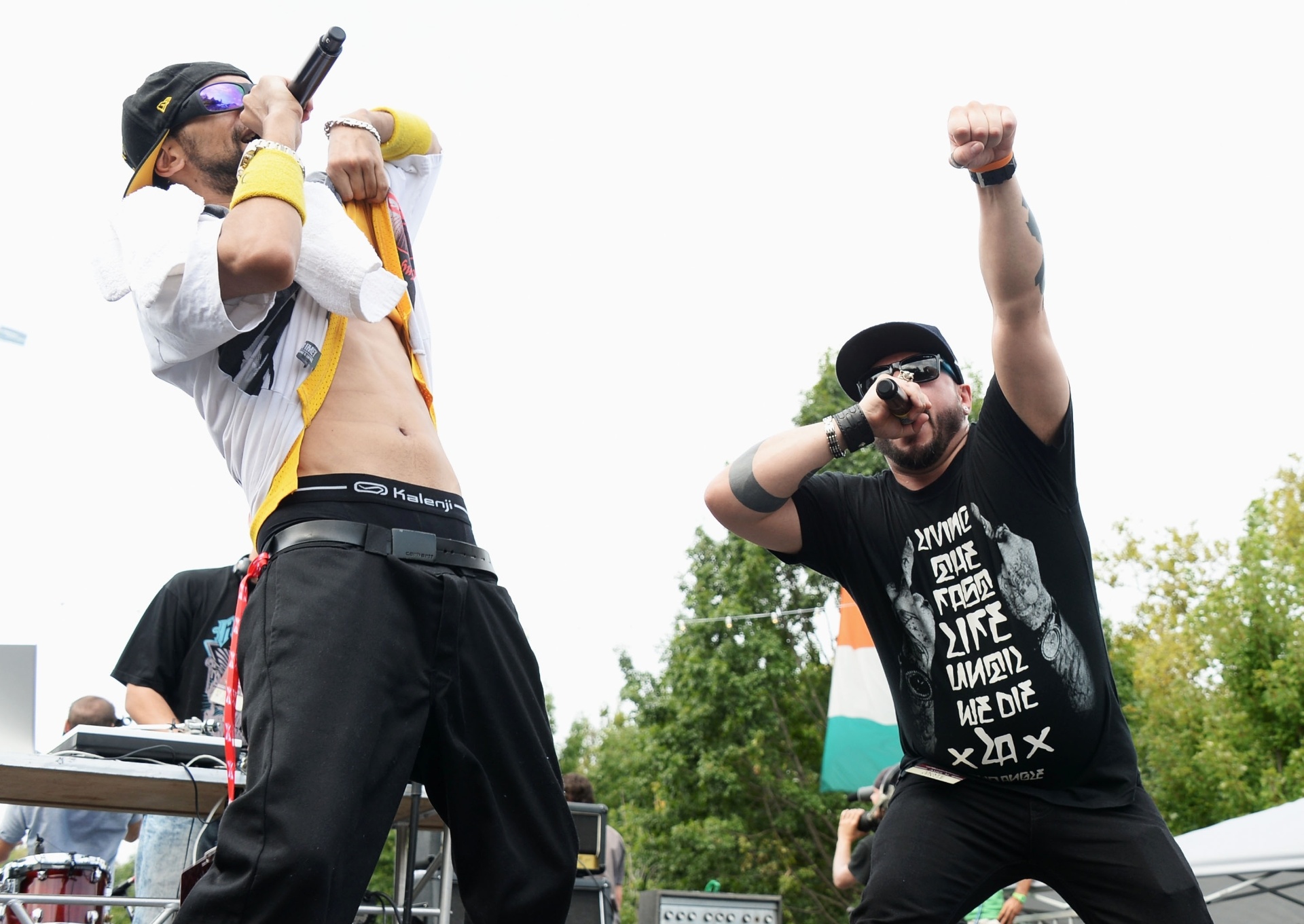 31.ago.2013 - Os rappers Javier Diaz e Eduardo Sanchez, que formam a dupla Duo Kie, se apresentam no Budweiser Made in America Festival - Getty Images
