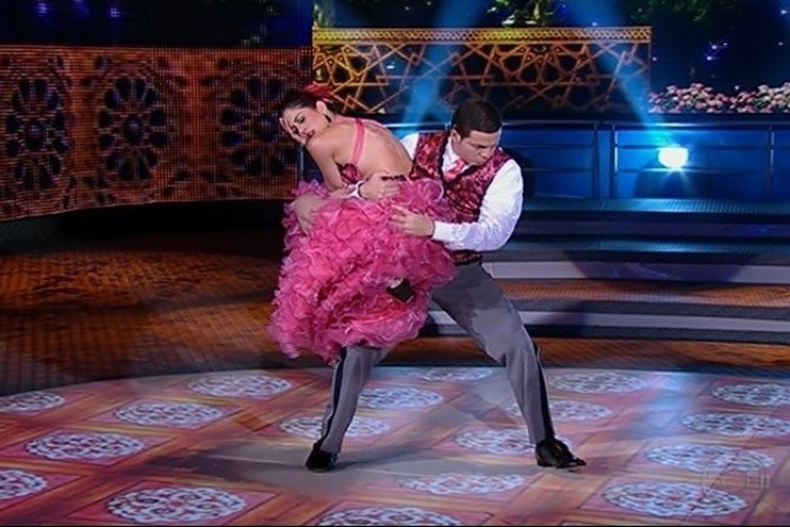 1.set.2013 - Carol Castro se empenha no paso doble e recebe muitos elogios na "Dança dos Famosos"