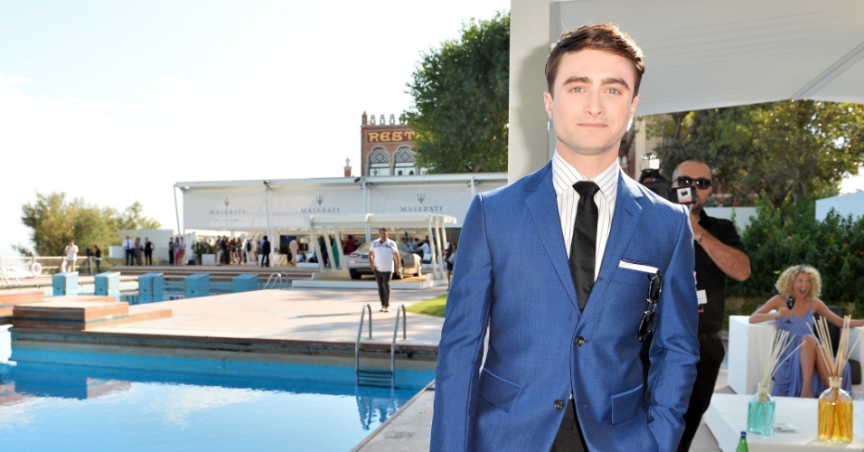 1.set.2013 - Ator Daniel Radcliffe, o Harry Potter, participa do festival internacional de cinema de Veneza e posa para fotos. O ator divulgou o filme "Kill Your Darlings"