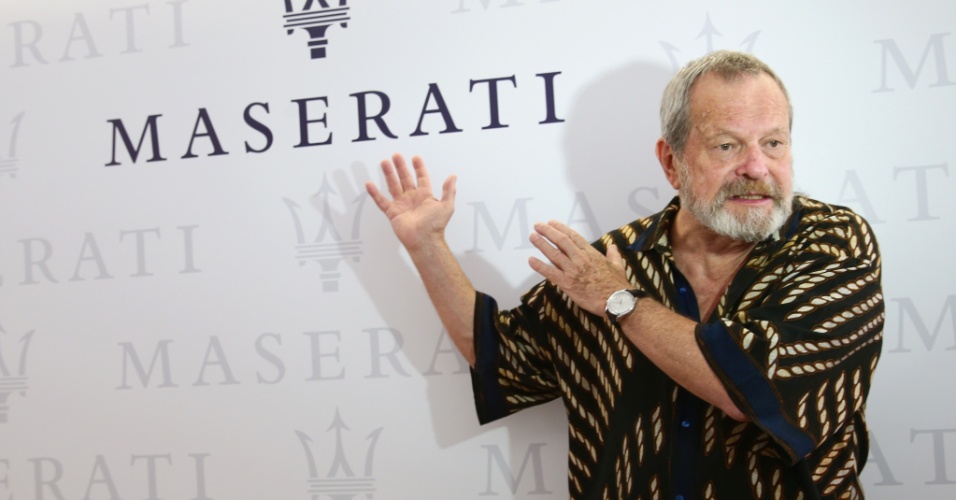 1.set.2013 - Ator Terry Gilliam posa para fotos na 70° edição do festival de cinema de Veneza, na Itália