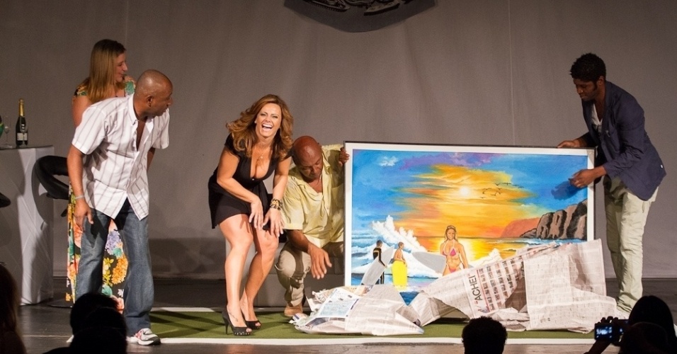 2.set.2013 -  Viviane Araújo ganha um quadro com sua imagem de um fã artista plástico