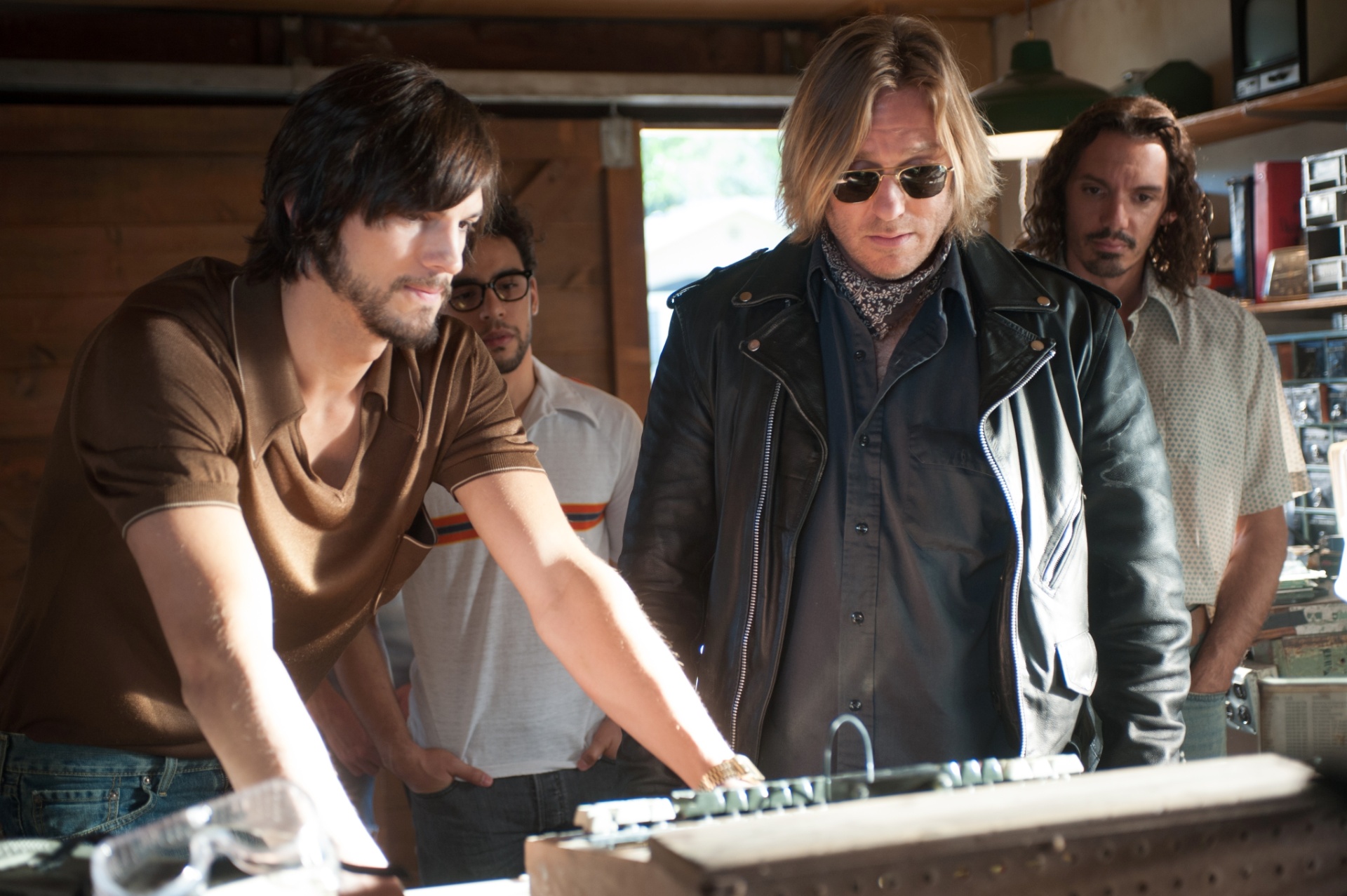 Cena da cinebiografia "Jobs", estrelada por Ashton Kutcher - Divulgação / Playarte