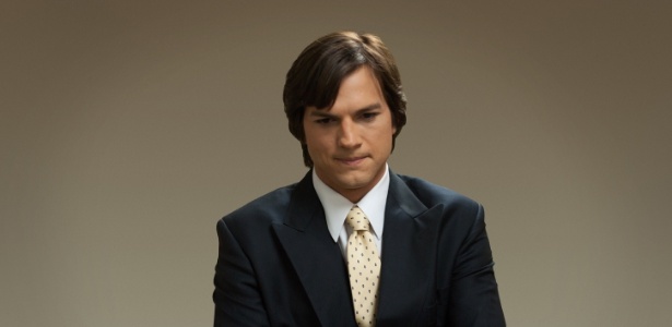 Ashton Kutcher vive Steve Jobs no cinema - Divulgação / Playarte