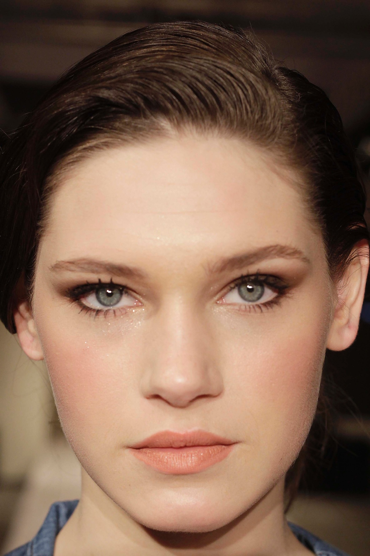 Resultado final da maquiagem clássica para o desfile da estilista Solaine Piccoli, feita pela maquiadora Rita Nogueira, do Jacques Janine - Reinaldo Canato/UOL