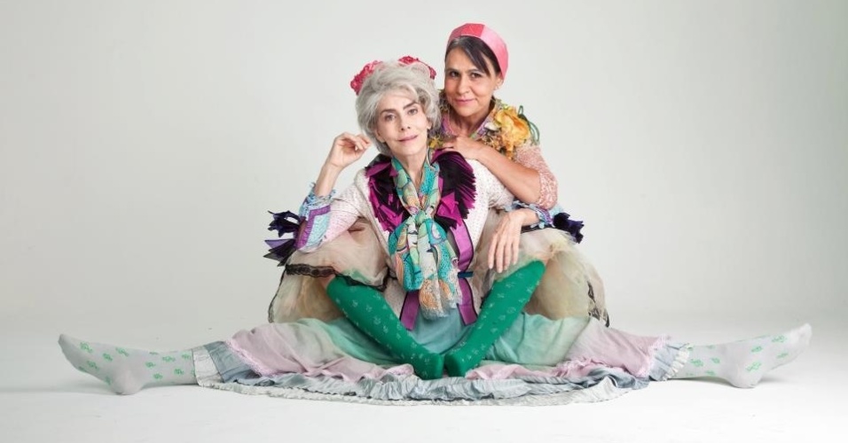 4.set.2013 - A atriz está em cartaz com Clarisse Derzié na peça "À beira do abismo me cresceram asas", na qual ela interpreta uma idosa de 80 anos