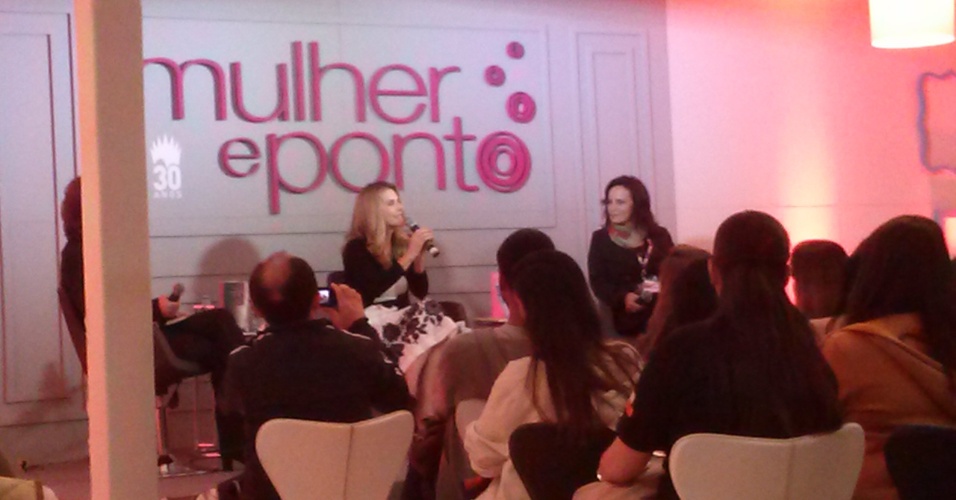 4.set.2013 - Maitê Proença com Mirian Goldenberg e Luciana Savaget. A atriz falou sobre a arte de envelhecer na Bienal do Livro, no Rio de Janeiro
