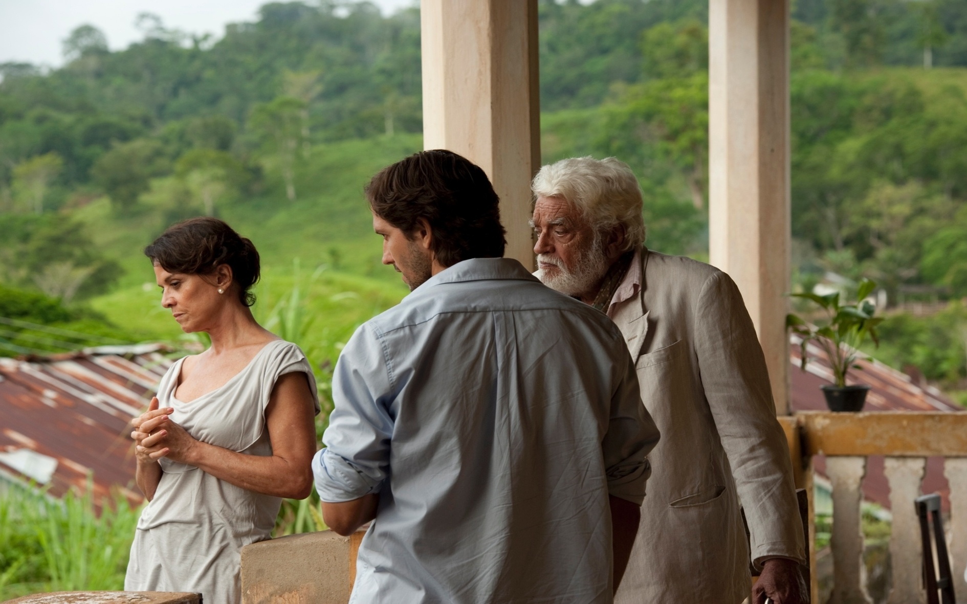 Cena do filme brasileiro "A Coleção Invisível", de Bernard Attal. Este é o último longa-metragem da carreira de Waltor Chagas, ator brasileiro morto no início de 2013. O elenco ainda conta com Vladimir Brichta - Divulgação / Pandora Filmes