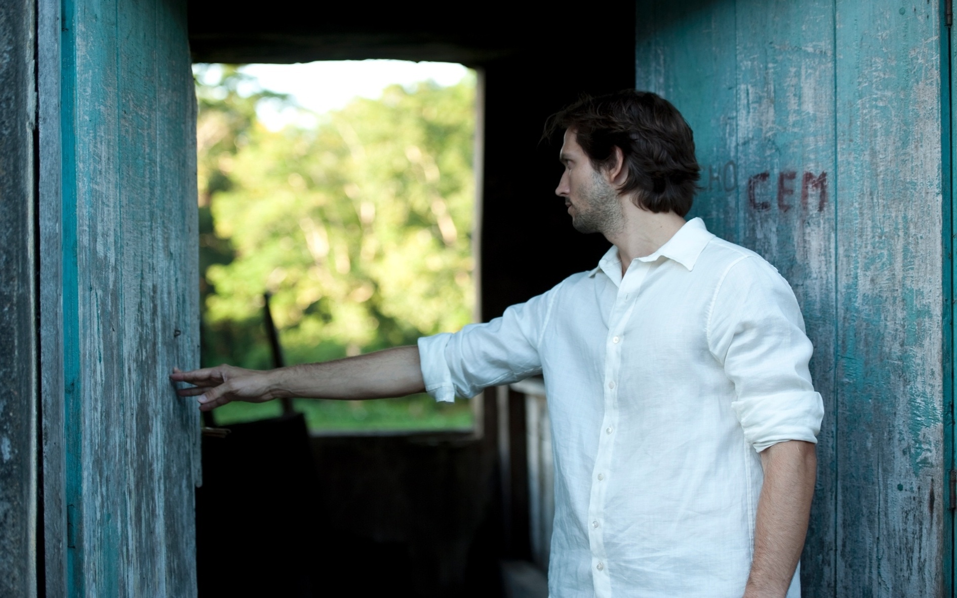 Cena do filme brasileiro "A Coleção Invisível", de Bernard Attal. Este é o último longa-metragem da carreira de Waltor Chagas, ator brasileiro morto no início de 2013. O elenco ainda conta com Vladimir Brichta - Divulgação / Pandora Filmes