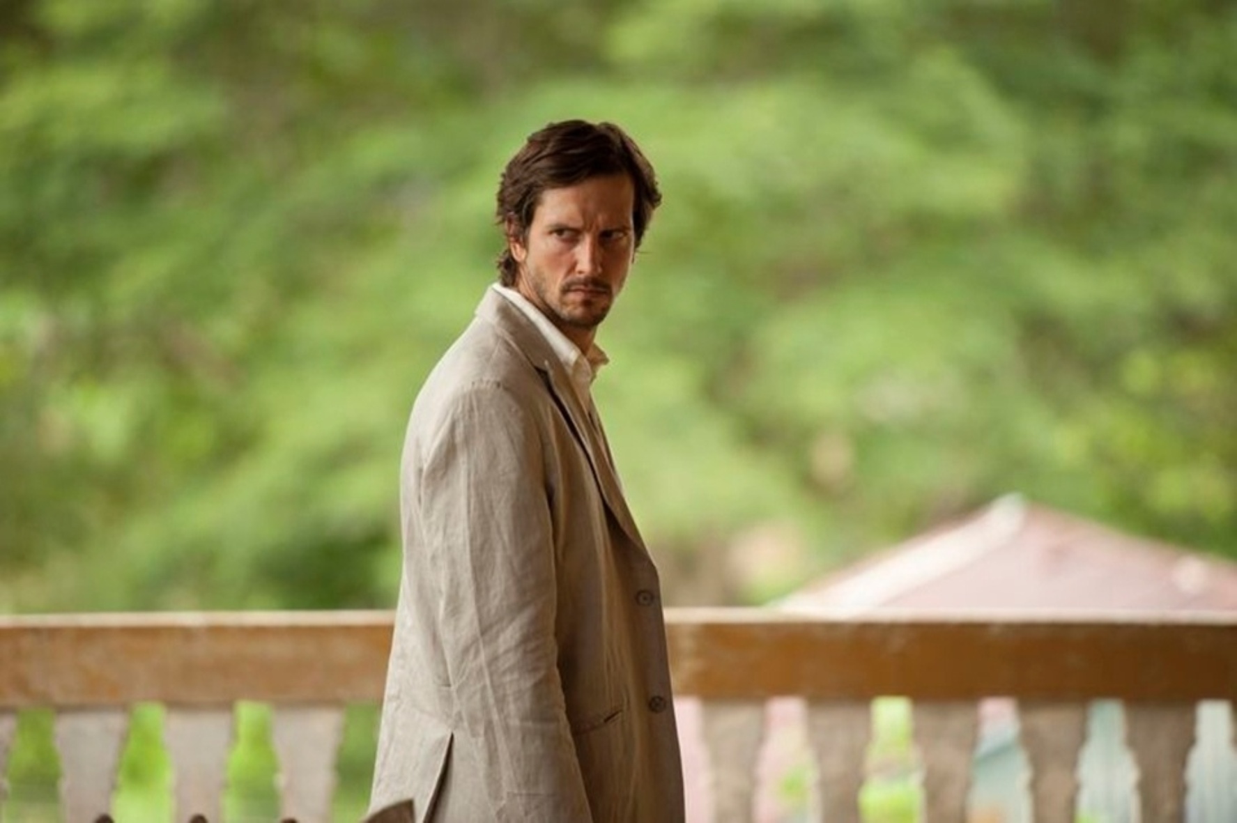 Cena do filme brasileiro "A Coleção Invisível", de Bernard Attal. Este é o último longa-metragem da carreira de Waltor Chagas, ator brasileiro morto no início de 2013. O elenco ainda conta com Vladimir Brichta - Divulgação / Pandora Filmes