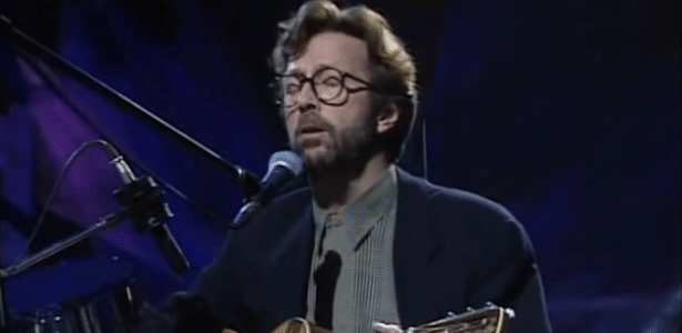 Cena da apresentação acústica de Eric Clapton registrada pela MTV em 1992; álbum será relançado - Reprodução