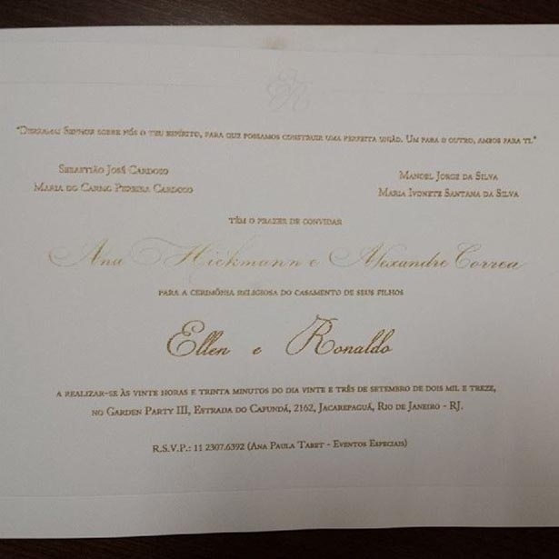 6.set.2013 - Alexandre Correa, marido de Ana Hickmann, publica foto do convite de casamento de Naldo e Ellen Cadoso, a Mulher Moranguinho. "Obrigado pelo convite...será o casamento do ano", escreveu Alexandre.