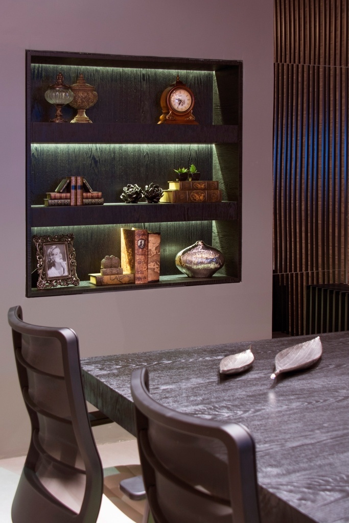 Eduardo Trigo, Luiza Tosi e Rodrigo Martinelli assinam o Escritório do Advogado, marcado por cores sóbrias e "masculinas". A 18ª edição da Casa Cor Espírito Santo fica em cartaz até 17 de setembro de 2013, no Boulevard Shopping Vila Velha (Rodovia do Sol, 5.000, Itaparica, Vila Velha (ES)). Outras informações: www.casacor.com.br/espiritosanto - Sagrilo/ Divulgação