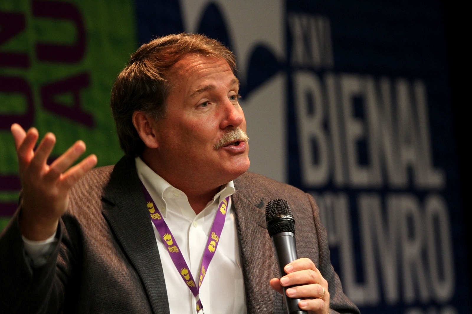 7.set.2013 - O escritor James Hunter, autor de  "O Monge e o Executivo" e "Como se Tornar um Líder Servidor", na Bienal - Divulgação/bienaldolivro