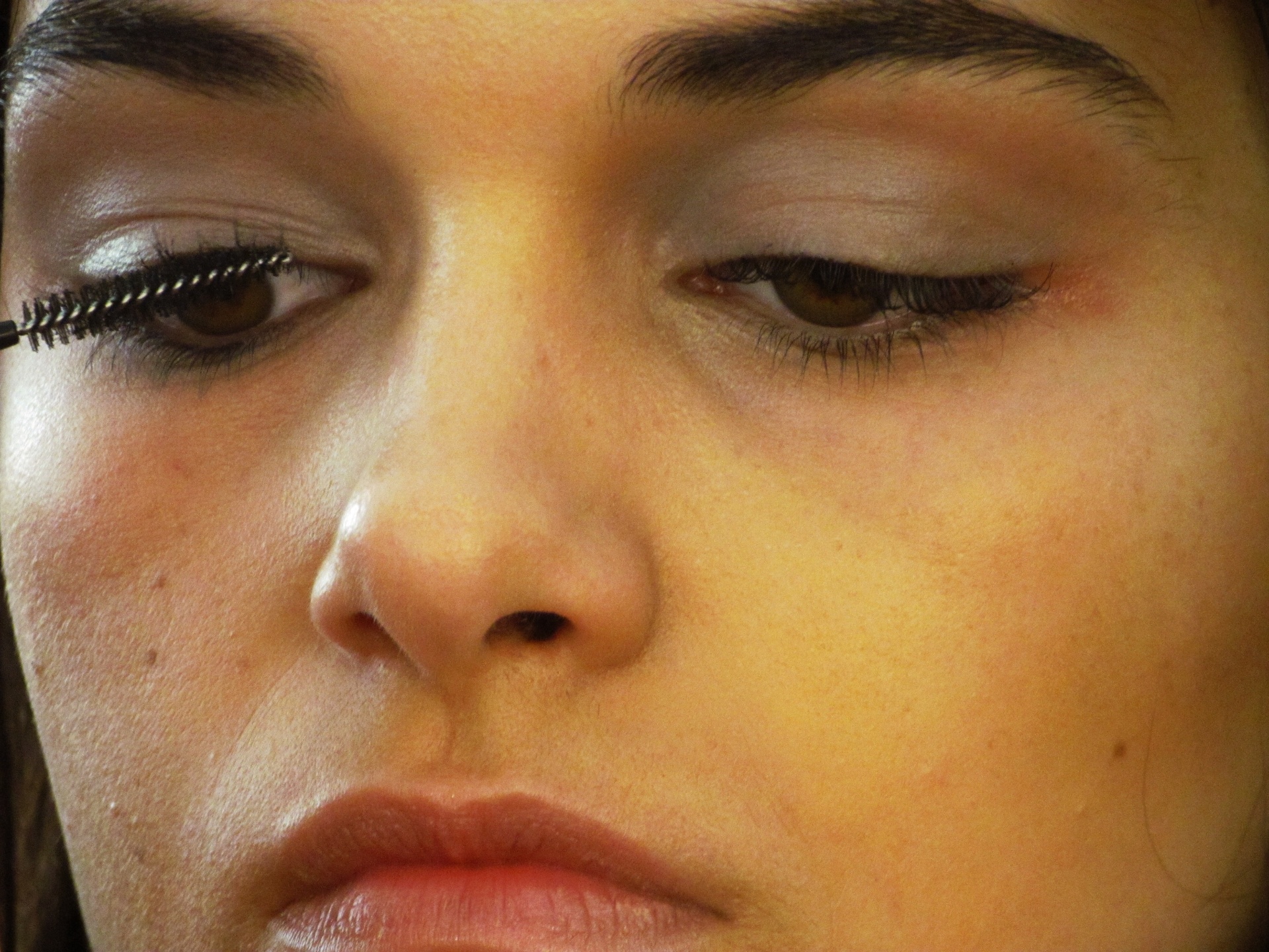 Passo a passo da maquiagem do desfile de Alexandre Herchcovitch na semana de moda de NY - 7 - Geovanna Morcelli/UOL