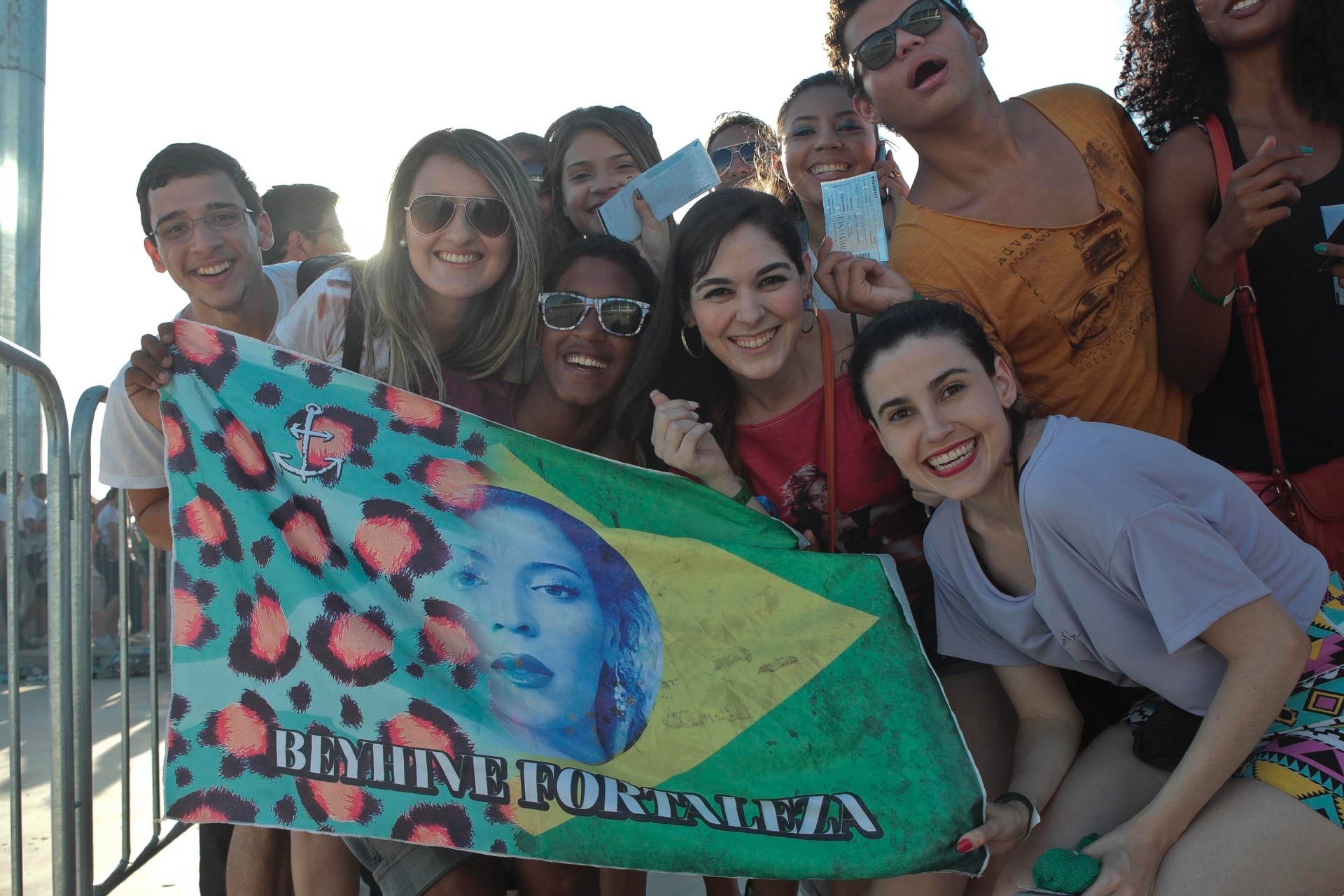 8.set.2013 - Público Beyoncé Fortaleza - Jarbas Oliveira/UOL