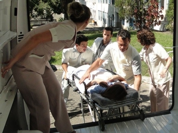 Em "Amor à Vida", Paloma é resgatada da clínica por Bruno