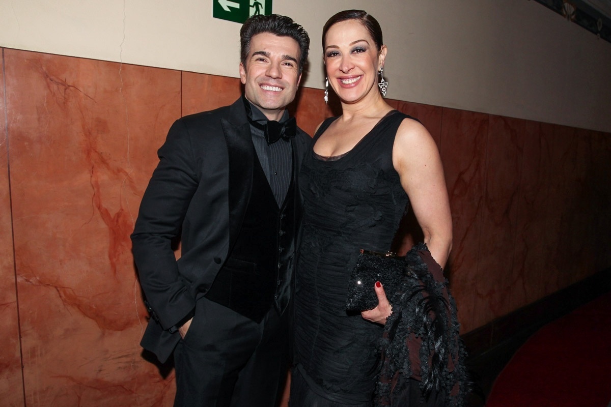 9.set.2013 - Cláudia Raia com Jarbas Homem de Melo na cerimônia do Prêmio Bibi Ferreira em São Paulo, apresentado pela atriz e cantora Alessandra Maestrini. O evento, em sua 1ª edição, escolhe os melhores profissionais e produções de teatro musical - Foto Rio News