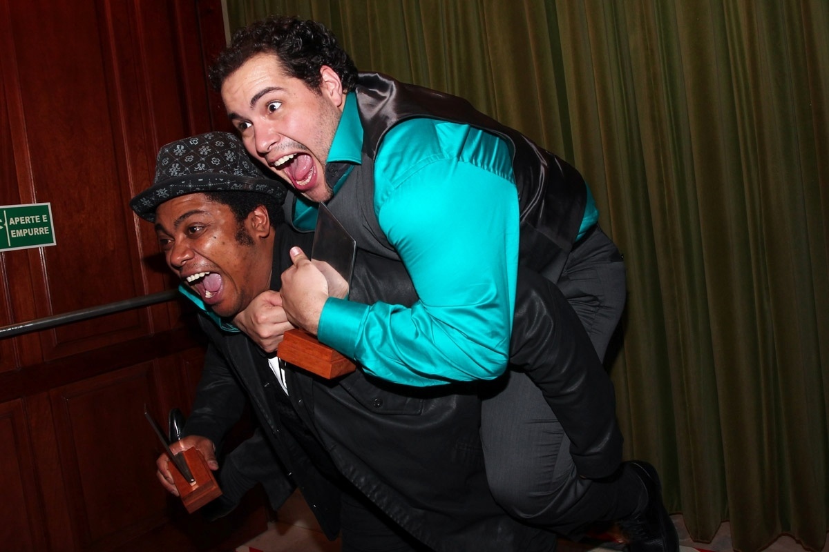 9.set.2013 - Danilo Moura e Tiago Abravanel na cerimônia do Prêmio Bibi Ferreira em São Paulo, apresentado pela atriz e cantora Alessandra Maestrini. O evento, em sua 1ª edição, escolhe os melhores profissionais e produções de teatro musical - Foto Rio News