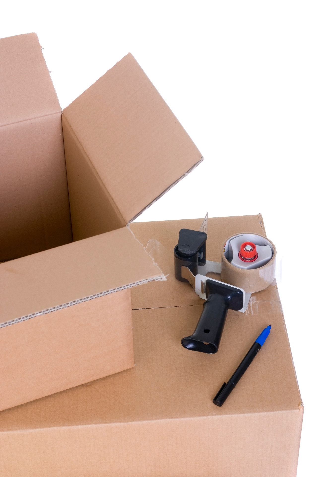 É preciso adquirir alguns itens essenciais: caixas, pincel atômico e fita adesiva I Heloisa Lucia Sundfeld, da empresa Help Personal Assistant - Getty Images