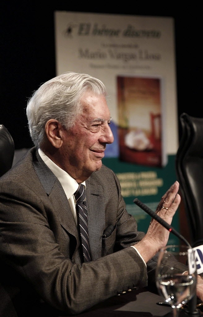 11.set.2013 - Mario Vargas Llosa lança "O herói discreto" em Madri - EFE