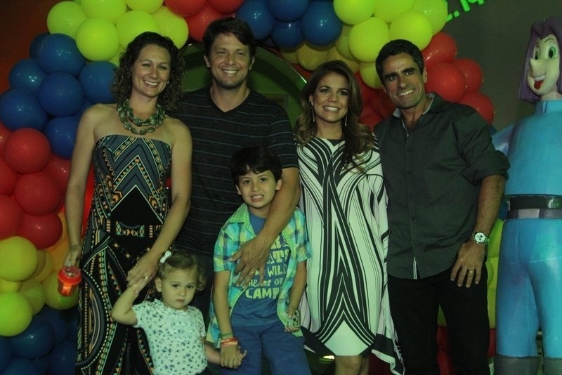 11.set.2013 - Nívea Stelmann celebrou os nove anos do filho Miguel em um salão de festas no Rio