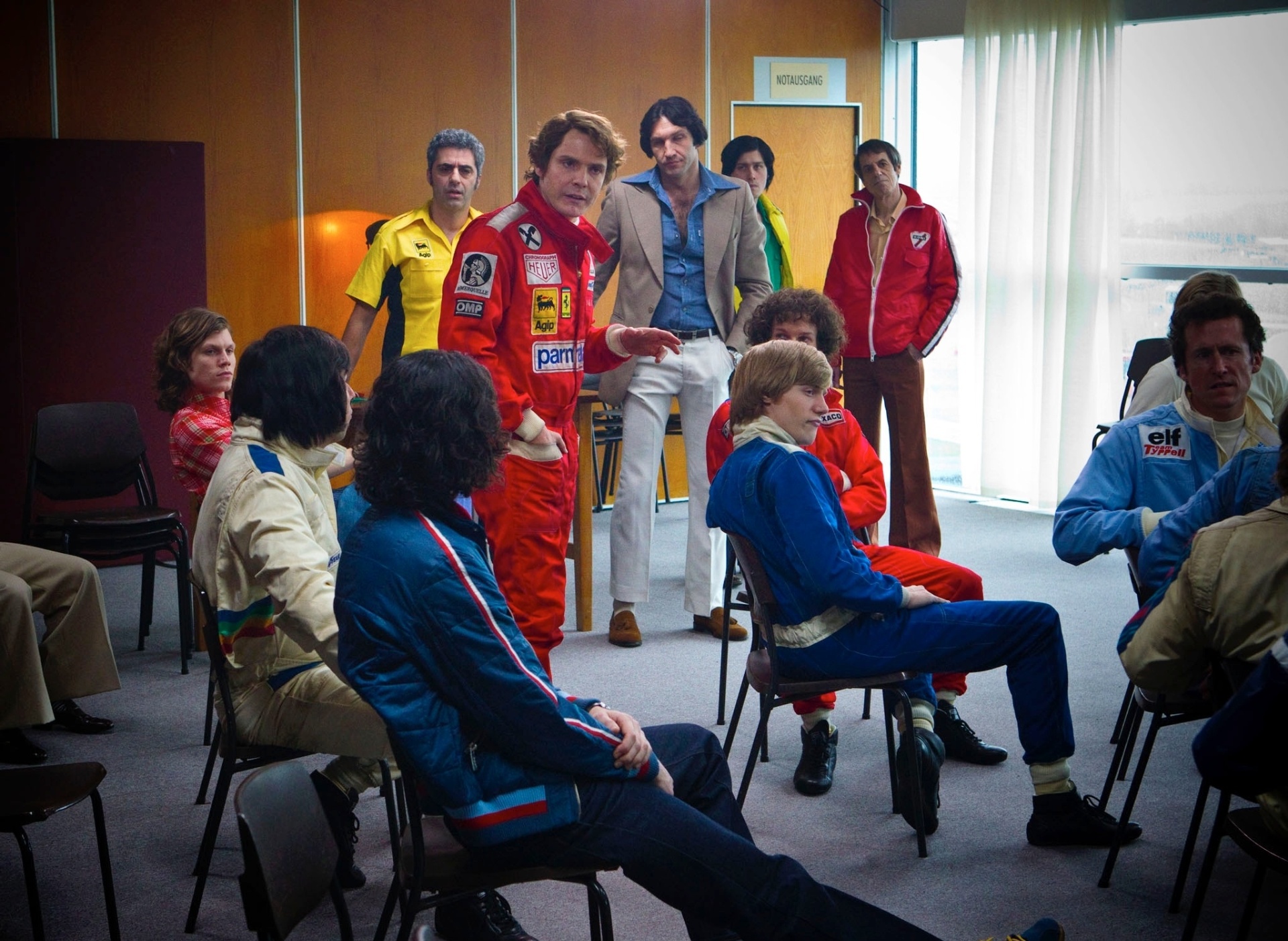 Cena do filme "Rush - No Limite da Emoção", estrelado por Chris Hemsworth e o astro alemão Daniel Brühl - Divulgação / Califórnia Filmes