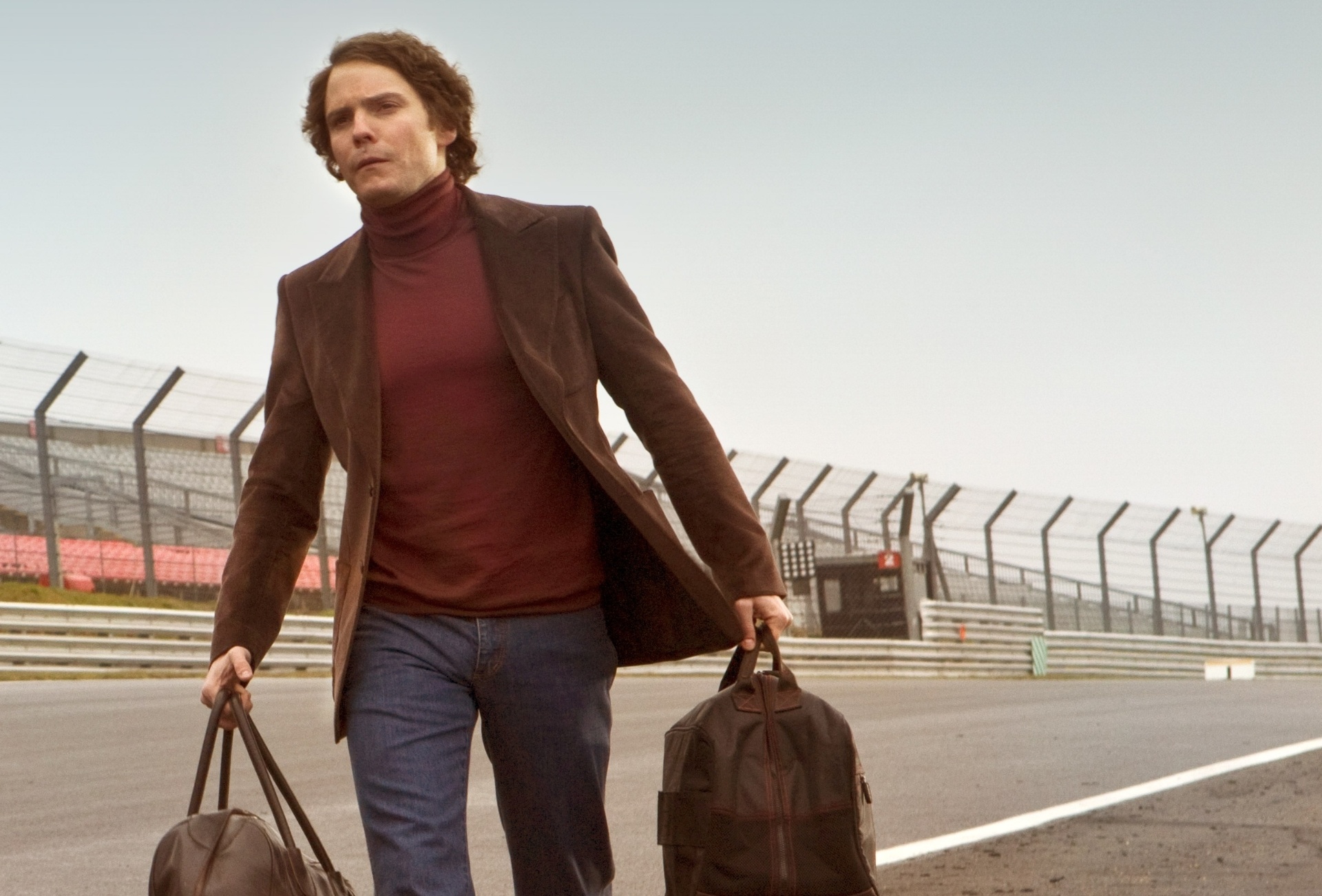 Cena do filme "Rush - No Limite da Emoção", estrelado por Chris Hemsworth e o astro alemão Daniel Brühl - Divulgação / Califórnia Filmes