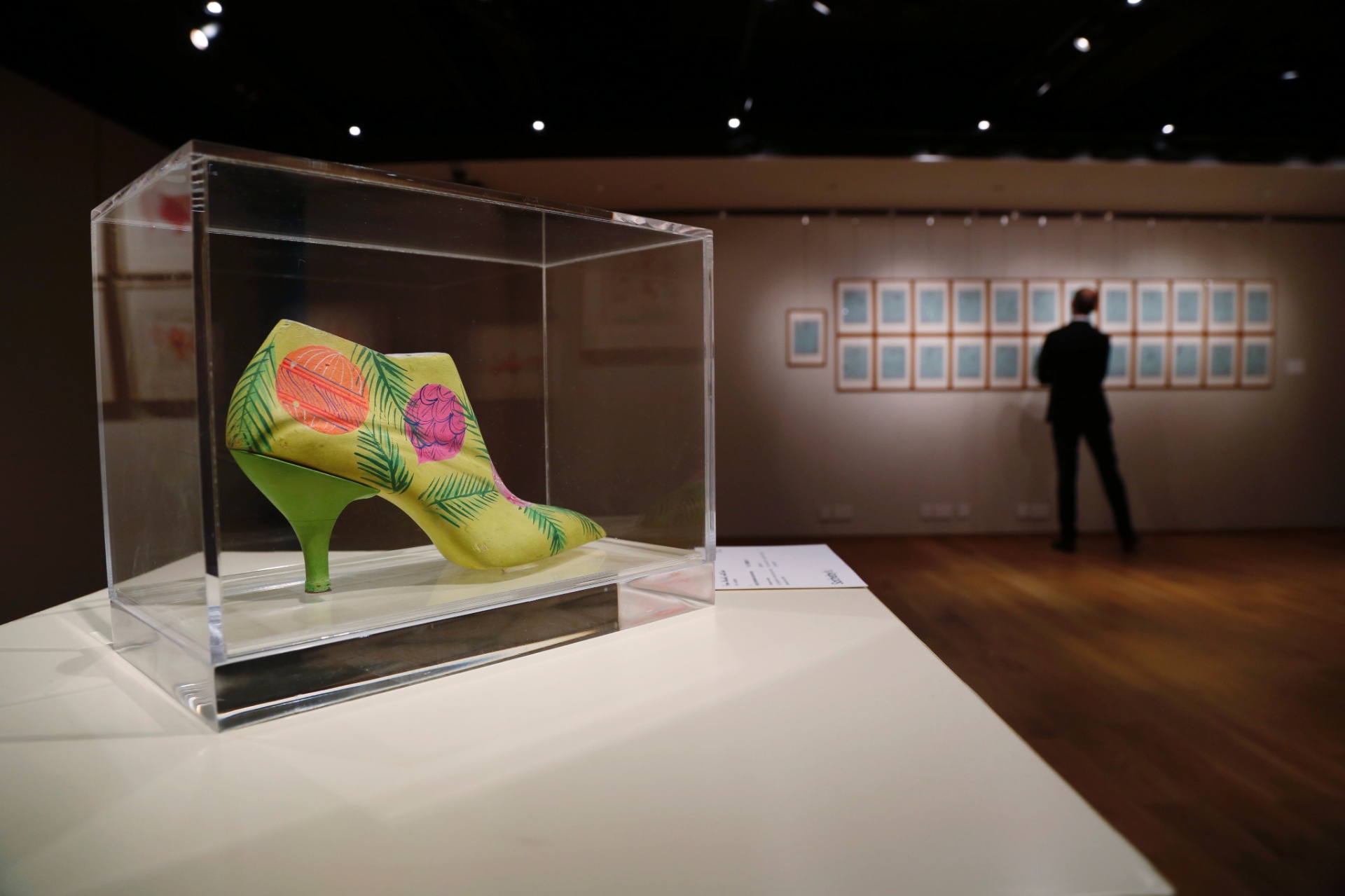 Exposição "De Warhol, Com Amor", em Hong Kong, com obras da primeira fase de Andy Warhol, a partir da década de 1950 - AFP