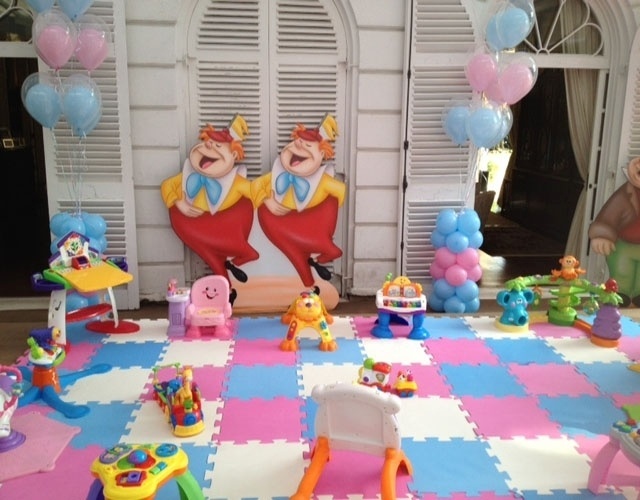 Nessa festa em que o número de crianças abaixo de dois anos era expressivo, a organizadora de eventos Andréa Guimarães reservou uma área com brinquedos apropriados para que os menores pudessem se divertir em segurança - Divulgação