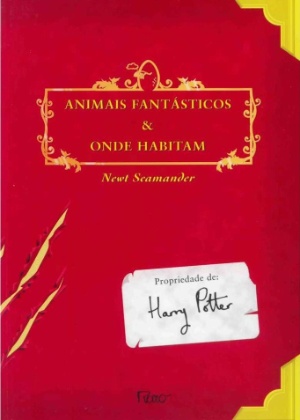 Capa da edição nacional de "Animais Fantásticos e Onde Habitam" com o selo escrito "propriedade de Harry Potter" - Divulgação