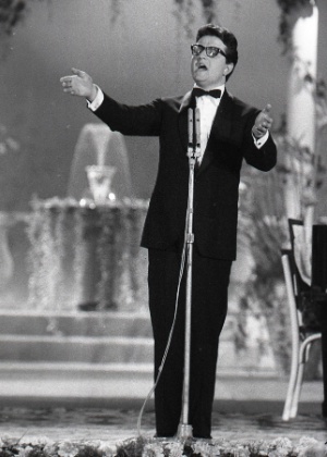 Jimmy Fontana durante festival de Sanremo, na Itália, em 1961 -  EFE/Ansa