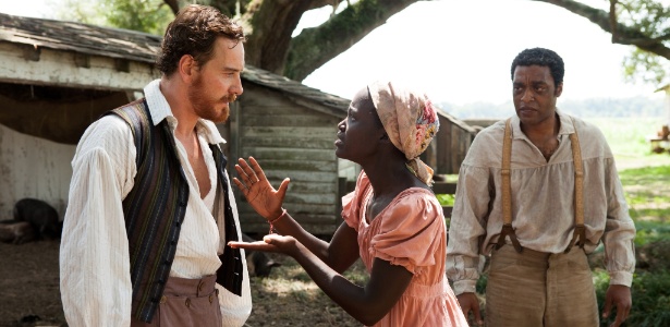 Michael Fassbender, Lupita Nyong"o e Chiwetel Ejiofor em cena de "12 Years a Slave", do cineasta britânico Steve McQueen - Reprodução