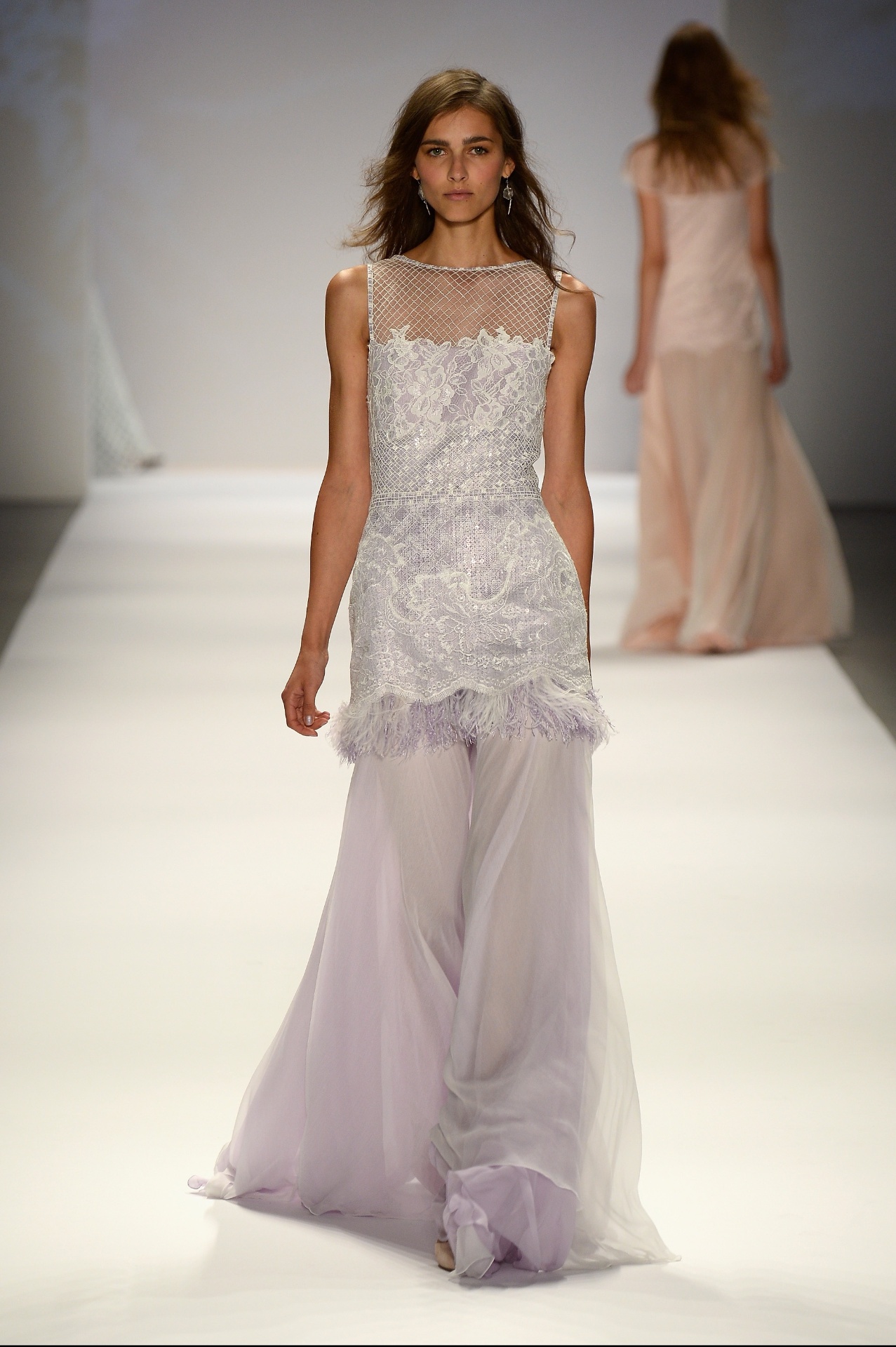 05.set.2013 - Vestido com leve transparência no top e saia fluida, de Tadashi Shoji na semana de moda de Nova York - Frazer Harrison/Getty Images