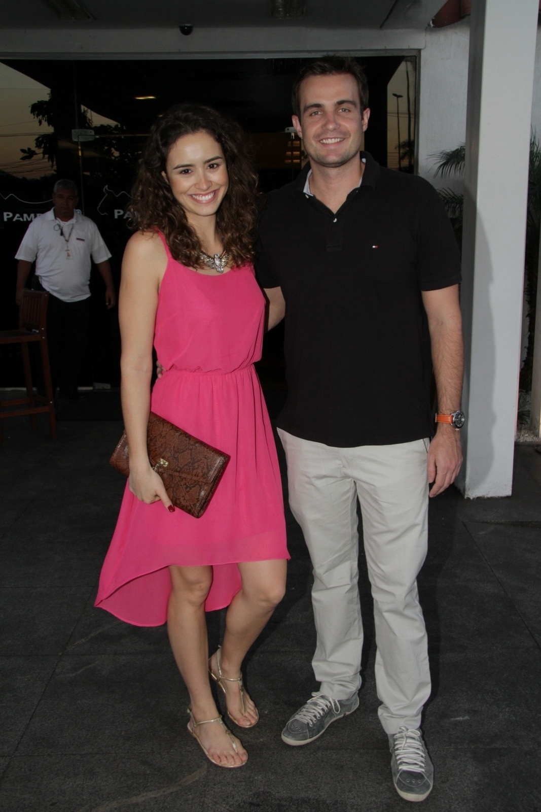 13.set.2013 - Max Fercondini se reúne com o elenco de "Flor do Caribe", em uma churrascaria no Rio de Janeiro, para assistir ao último capítulo da trama - Foto Rio News