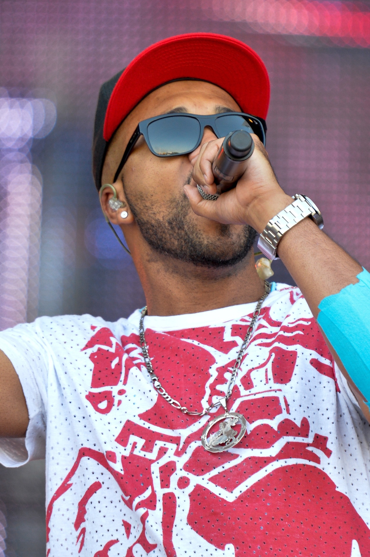 13.set.2013 - O rapper Flávio Renegado se apresenta no Palco Sunset do Rock In Rio - Celso Pupo/Fotoarena/Estadão Conteúdo