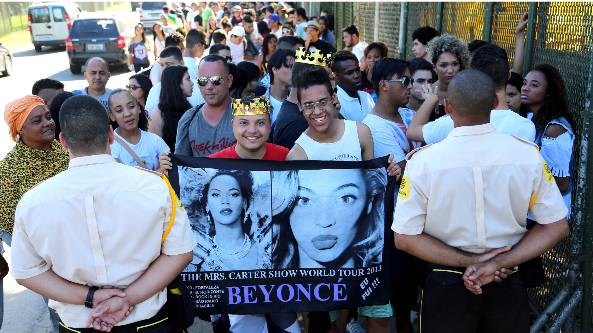 13.set.2013 - Público faz fila no primeiro dia de Rock in Rio 2013 - Fernando Maia/UOL